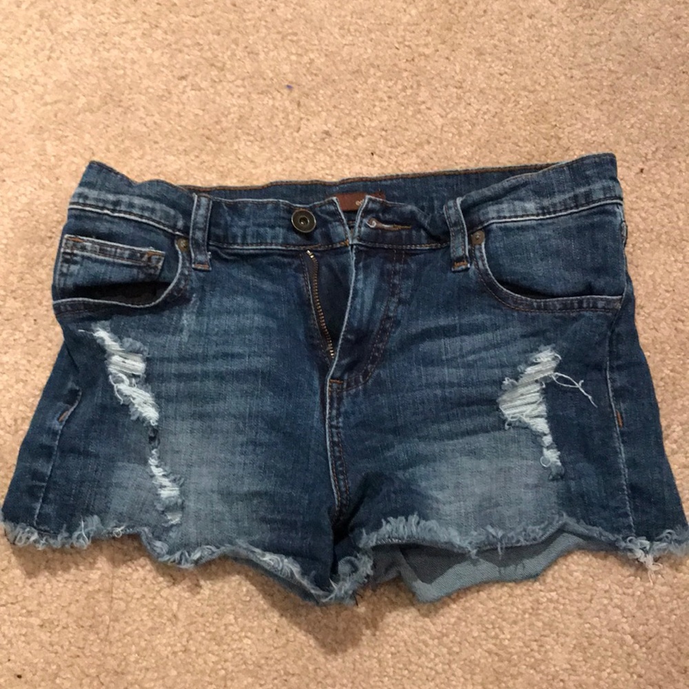 Women’s Denim shorts, frayed, size 27